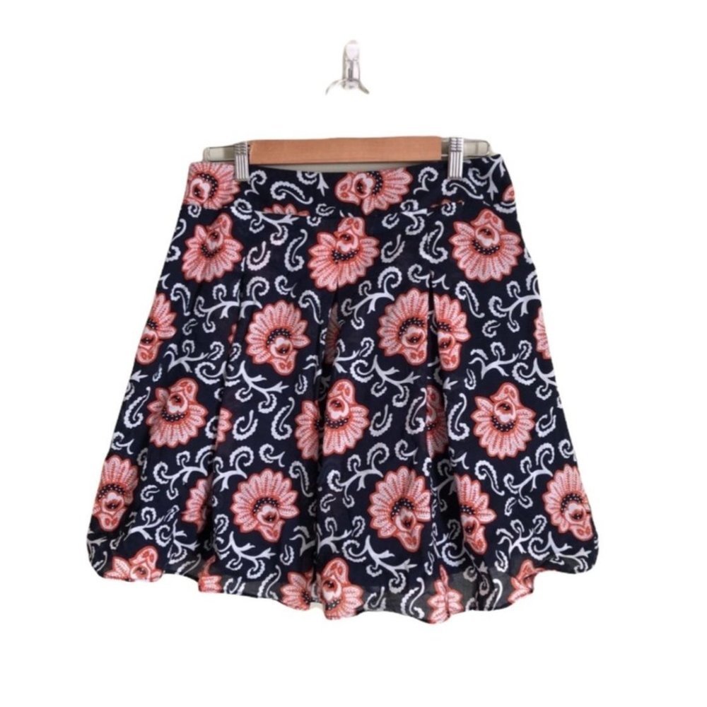 𝅺TALBOTS Navy Blue & Red Floral Print Knee Length Pleated Skirt size 8 Petite